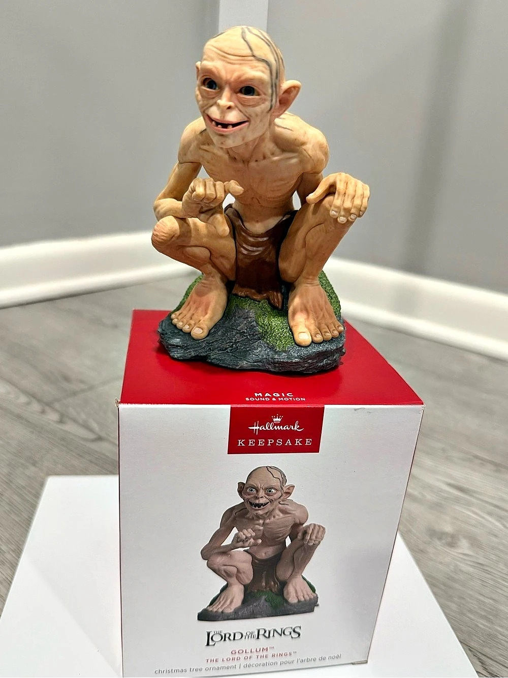 Hallmark 2025 Keepsake Ornament
Gollum Lord of the Rings
Magic Sound and Motion